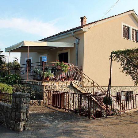Apartment Mare Krk Milohnici Eksteriør billede