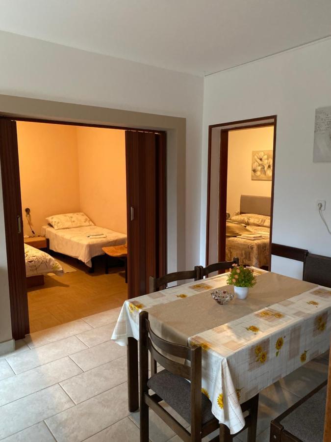Apartment Mare Krk Milohnici Eksteriør billede