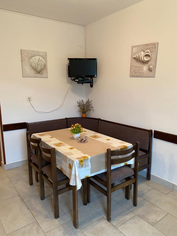 Apartment Mare Krk Milohnici Eksteriør billede